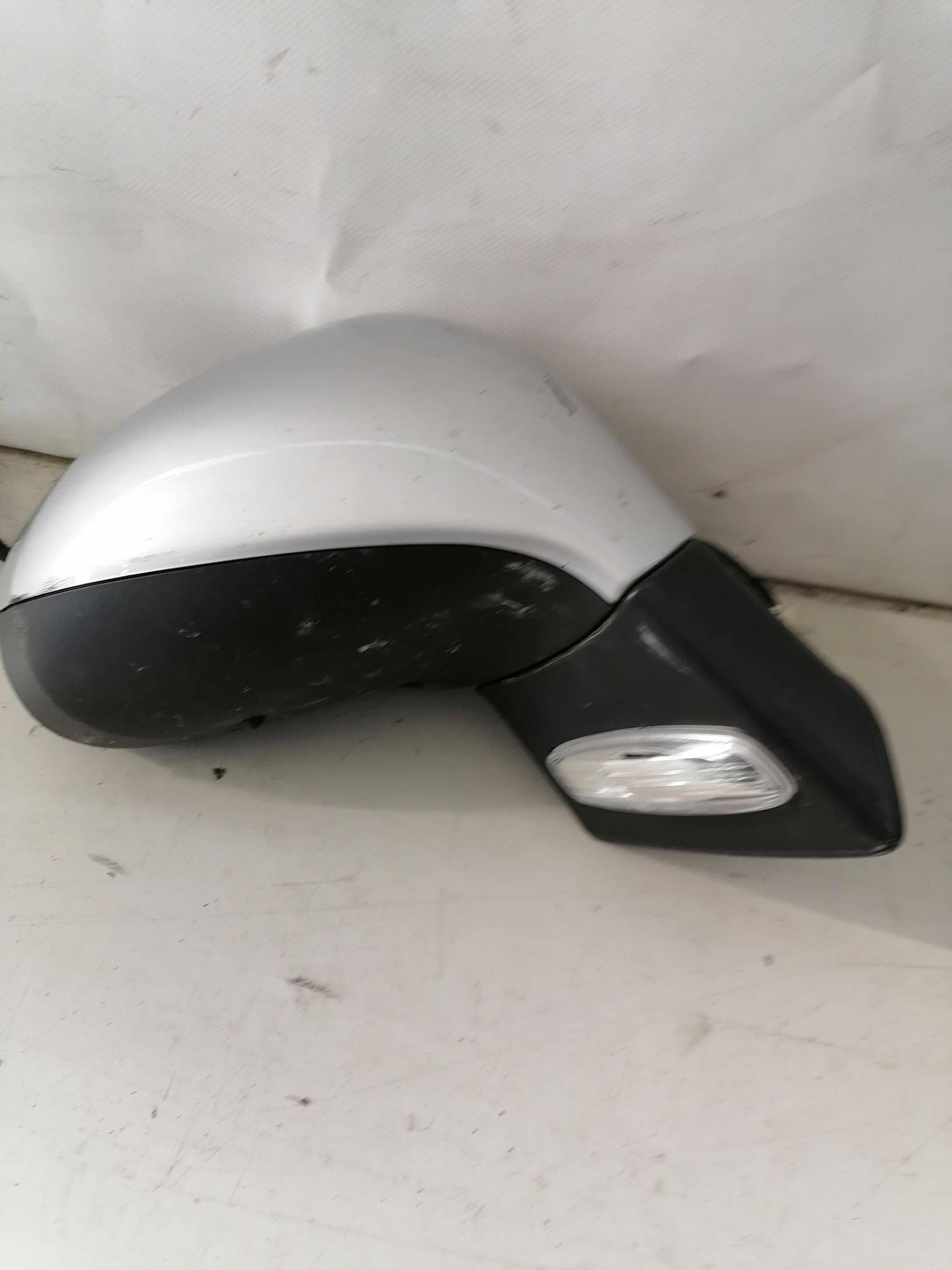 Retrovisore est. dx.